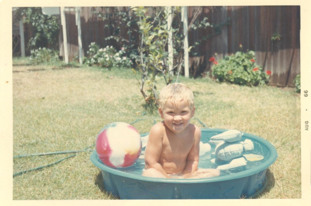 davidbloomallwetinthepoolaug91966.jpg